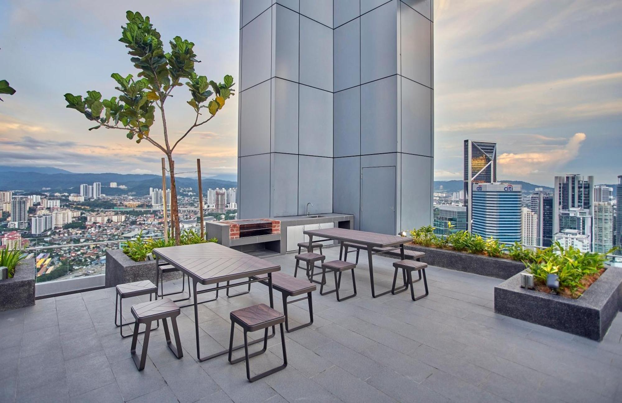 Royce Residence Klcc By Cobnb Куала Лумпур Екстериор снимка